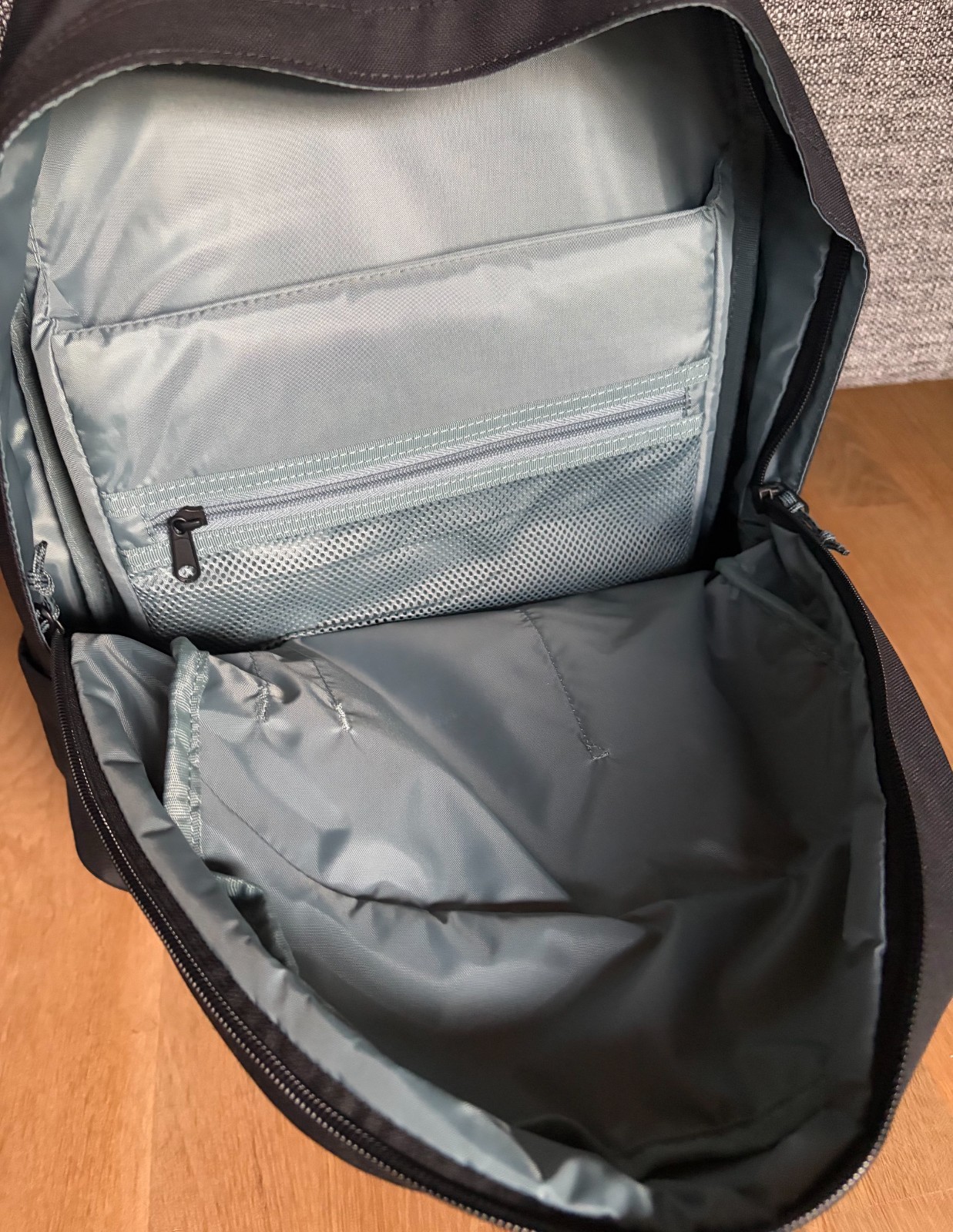 Thule Indago Black Backpack – Brand new!