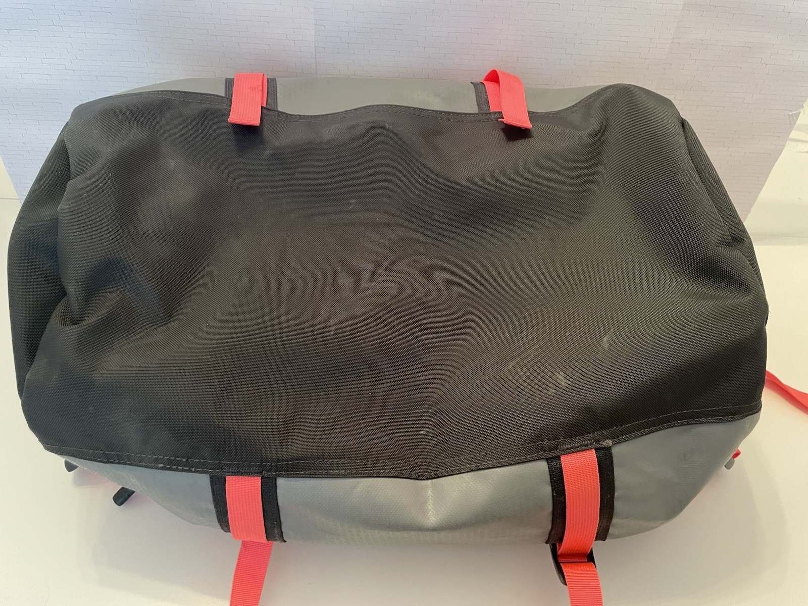 THE NORTH FACE BASE CAMP DUFFEL BAG Grey 50L 10x11x17” See Pics Zipper Closure