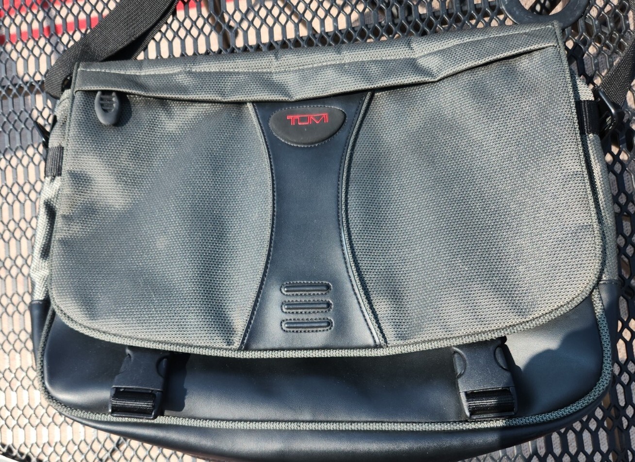 Tumi T2 Gray Ballistic Nylon Expandable Messenger Computer Briefcase $225 MSRP!