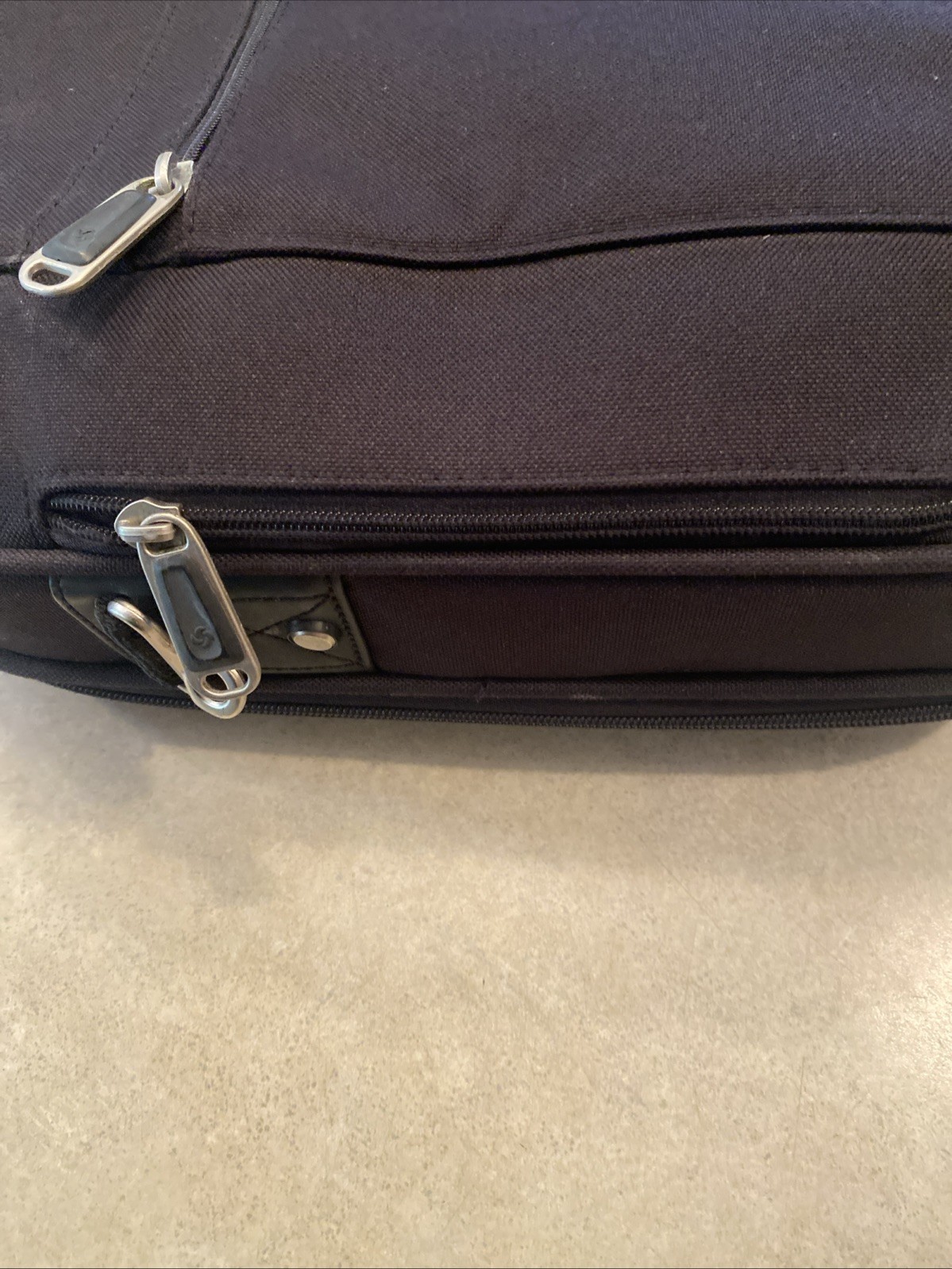 Samsonite Luggage Fabric Slim Briefcase Black Laptop Bag Case 17” X 13” X 4”