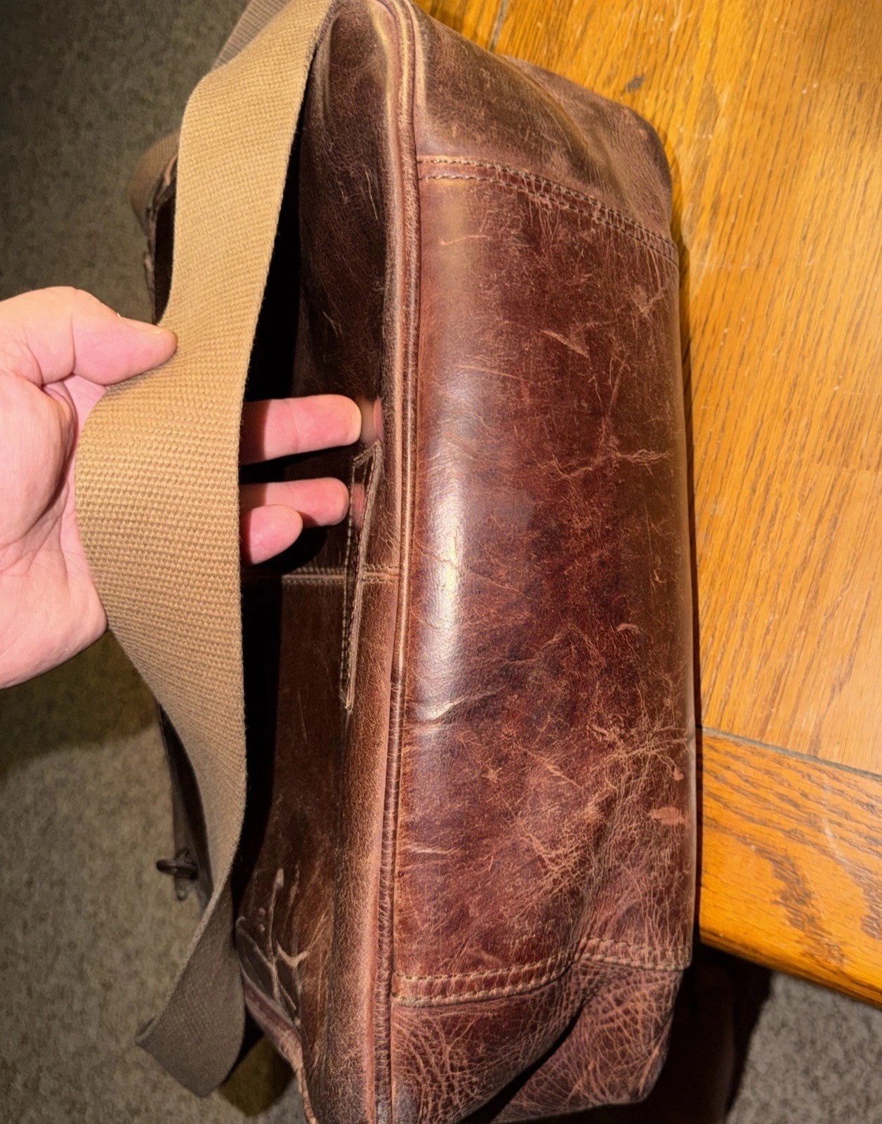 LEATHER MESSENGER BAG w/SHOULDER STRAP – BUFFALO JACKSON TRADING CO. ROOSEVELT