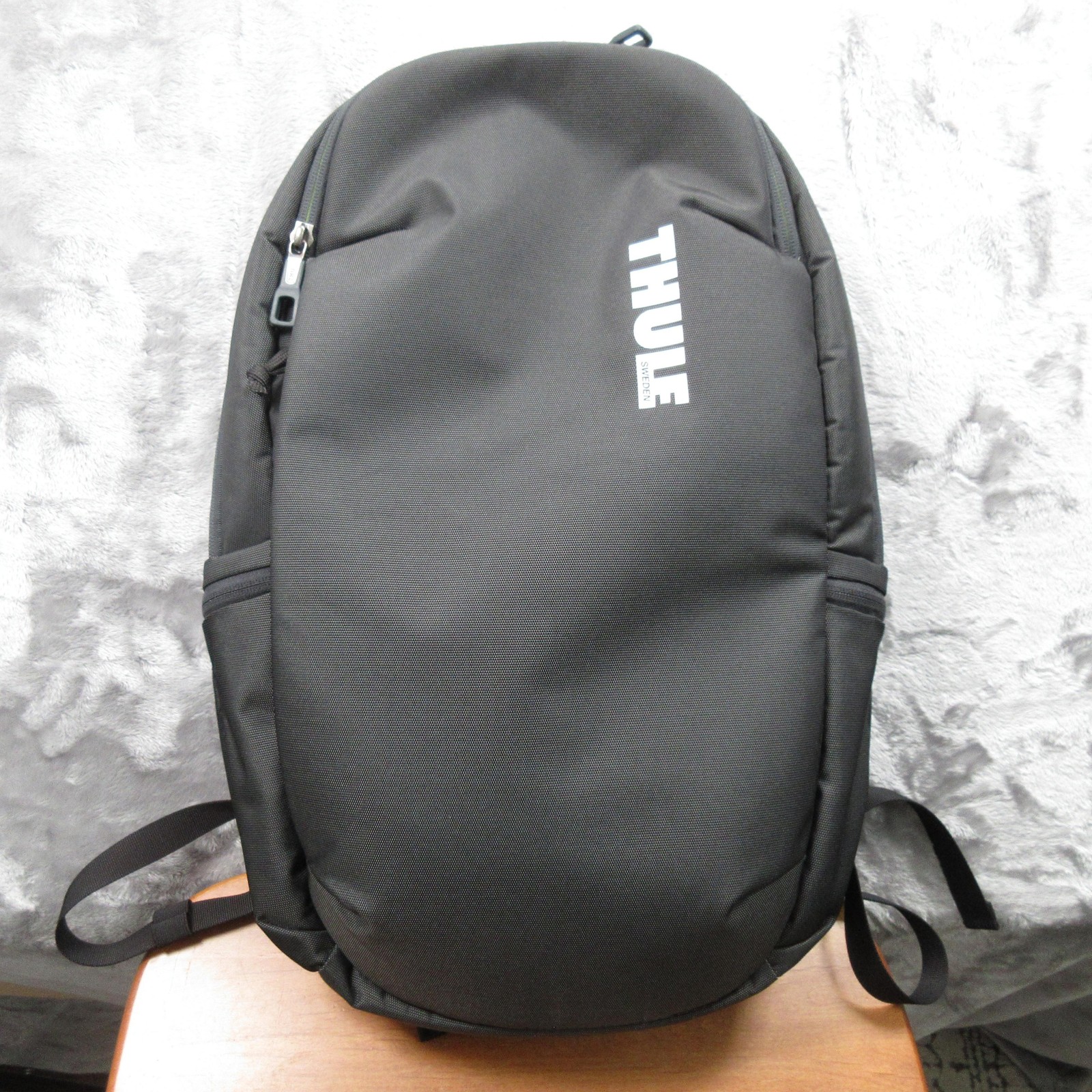 Thule Black Laptop Travel Backpack PowerPocket Soft Case Padded Straps Men Bag
