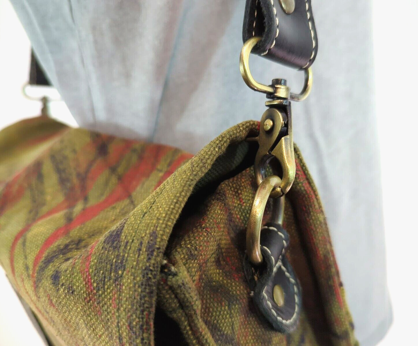 FREDD & BASHA Elephant Art Multi Canvas & Leather Crossbody Messenger Bag-NEW *