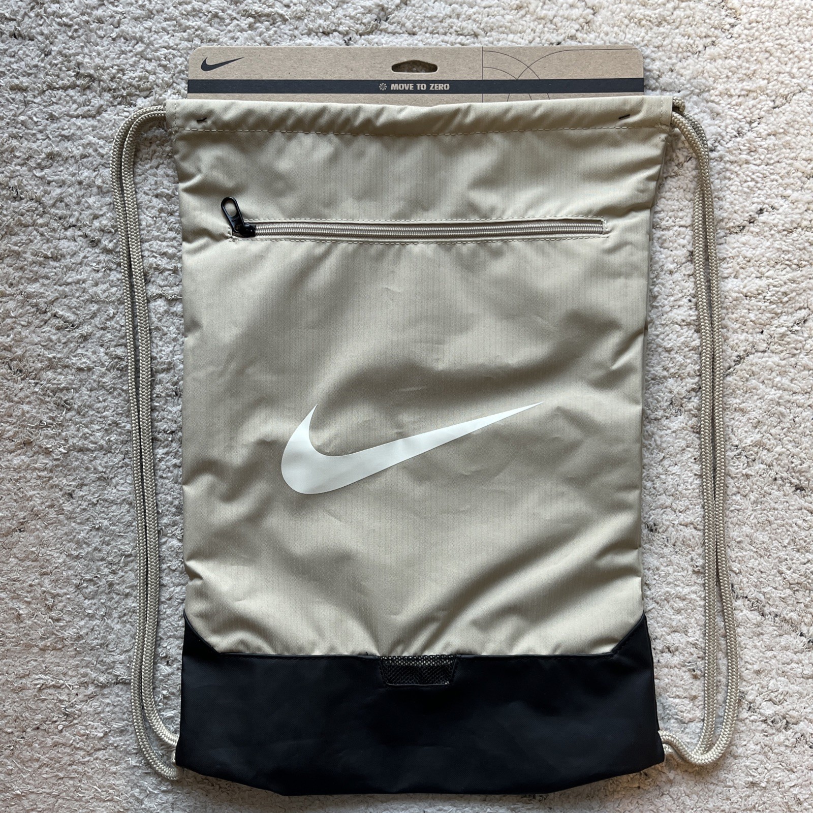 Nike Beige & Black Drawstring Bag. (NEW)