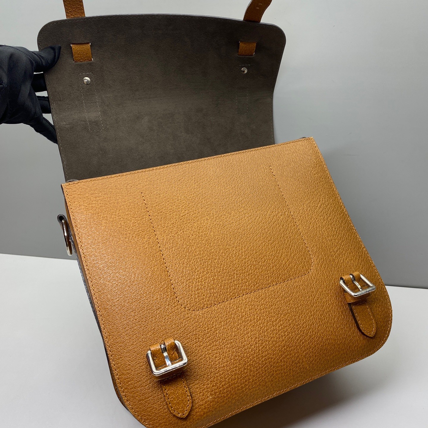 Louis Vuitton Pre-Owned Authentic Brown Leather Messenger Bag 26x28x12cm
