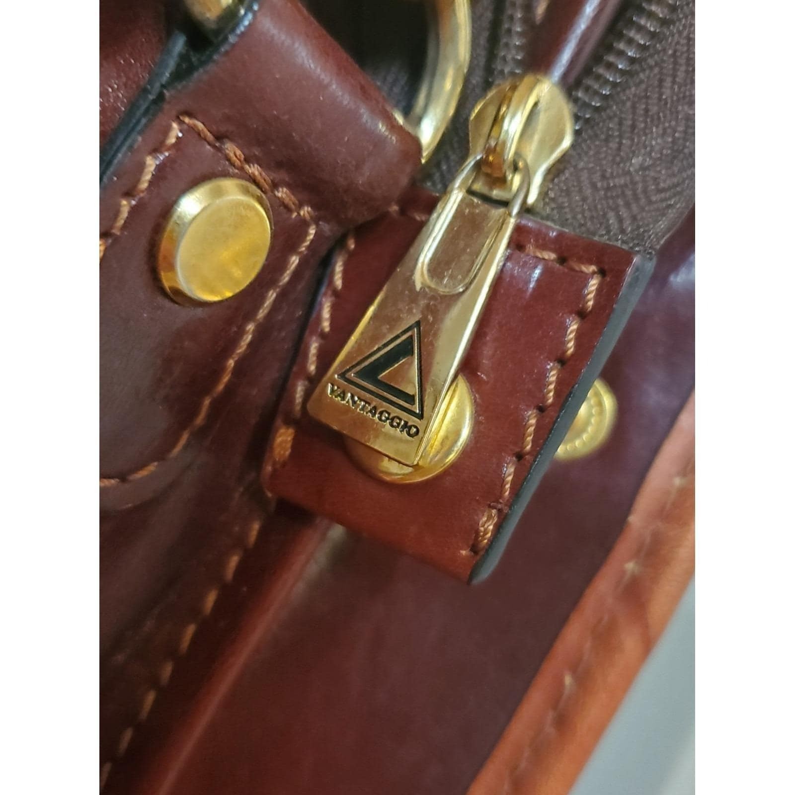 Cognac Brown Leather Briefcase Lap Top Case Dbl Handle Shoulder Strap Vantaggio