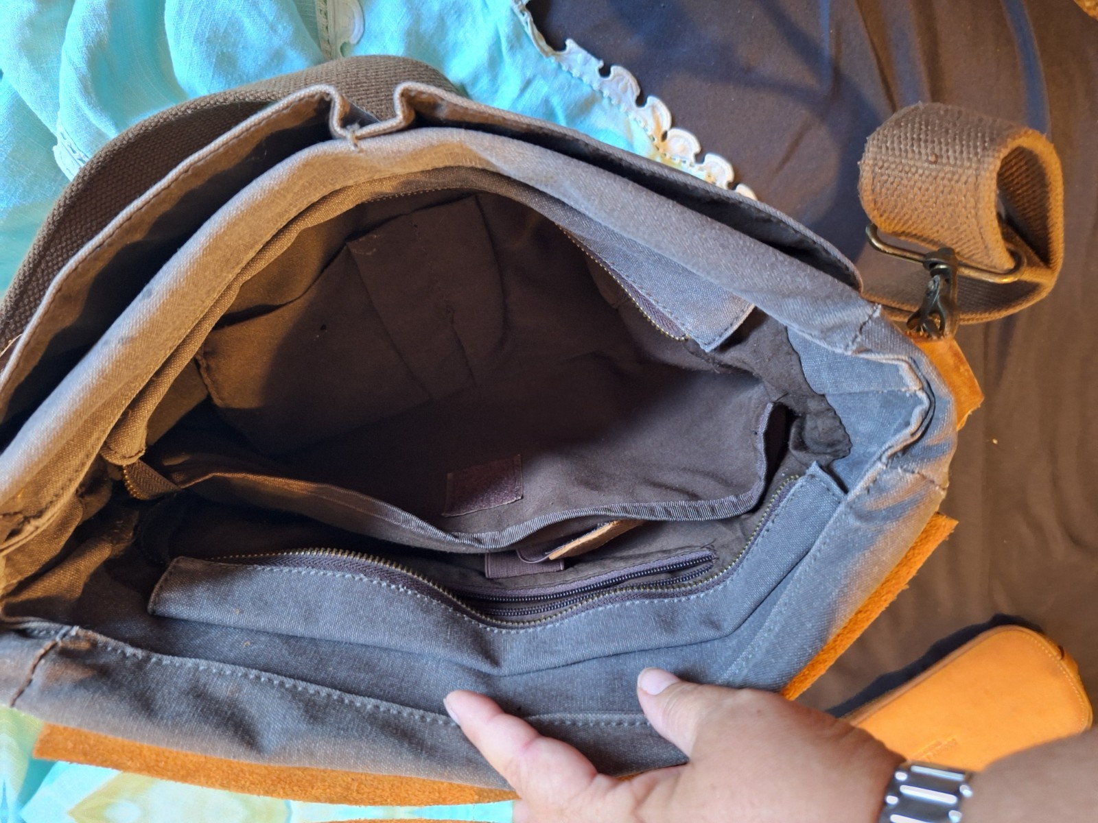 WowBox Medium Messenger Bag Brown Leather/Gray Canvas Magnetic Closure