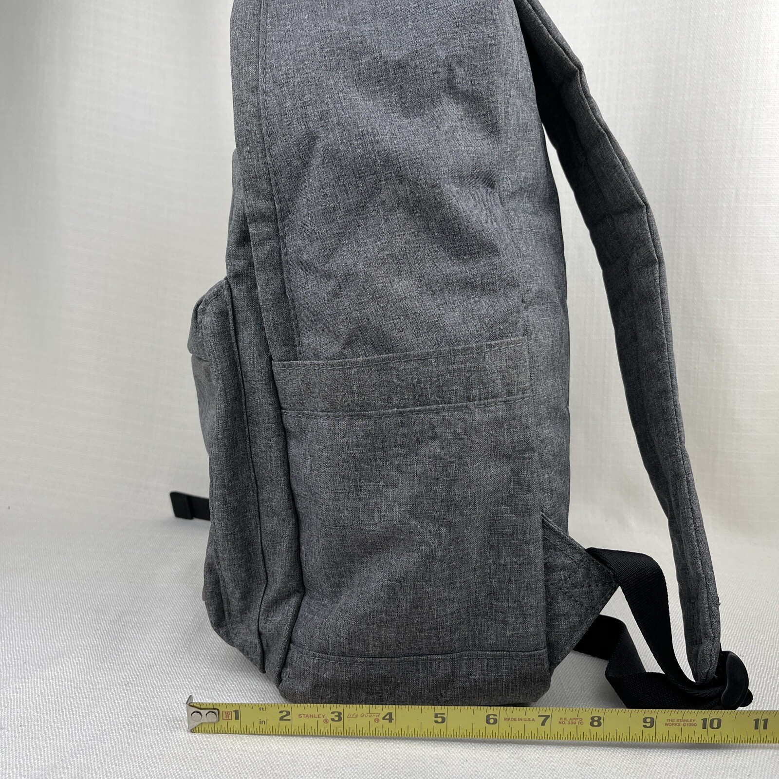 American Tourister Backpack Lightweight Dark Gray Fits 13” laptop Nice!!