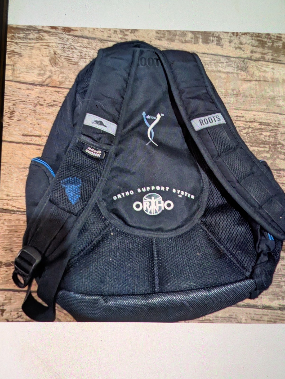 Canada Roots Embroidered Medium Backpack – Blue Black