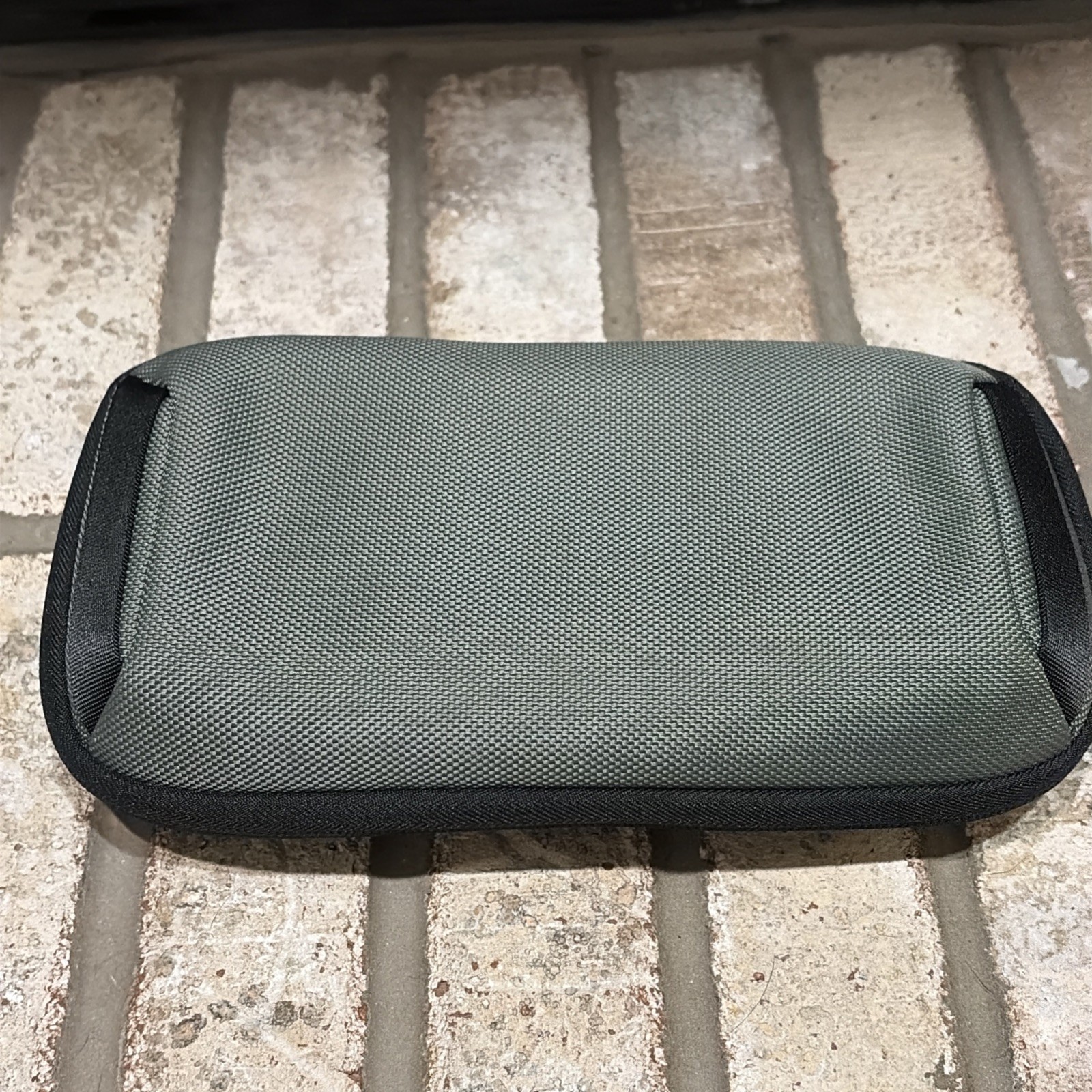 Solgaard Lifekit Travel Organizer Basillic Green Zip Pockets Shore-Tex NEW