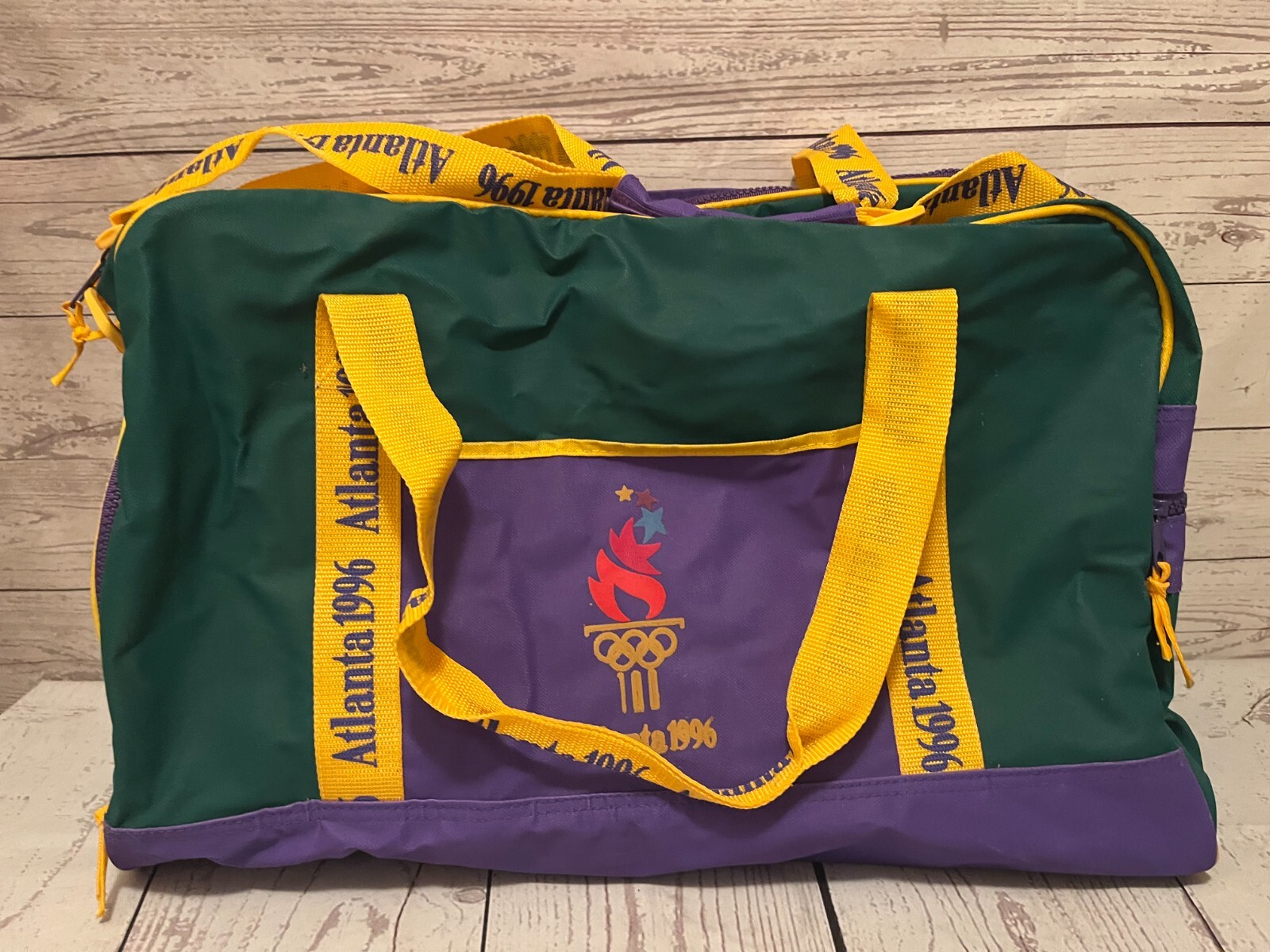 VINTAGE ATLANTA 1996 OLYMPICS DUFFLE BAG TRAVEL BAG 100TH ANNIVERSARY USA RETRO