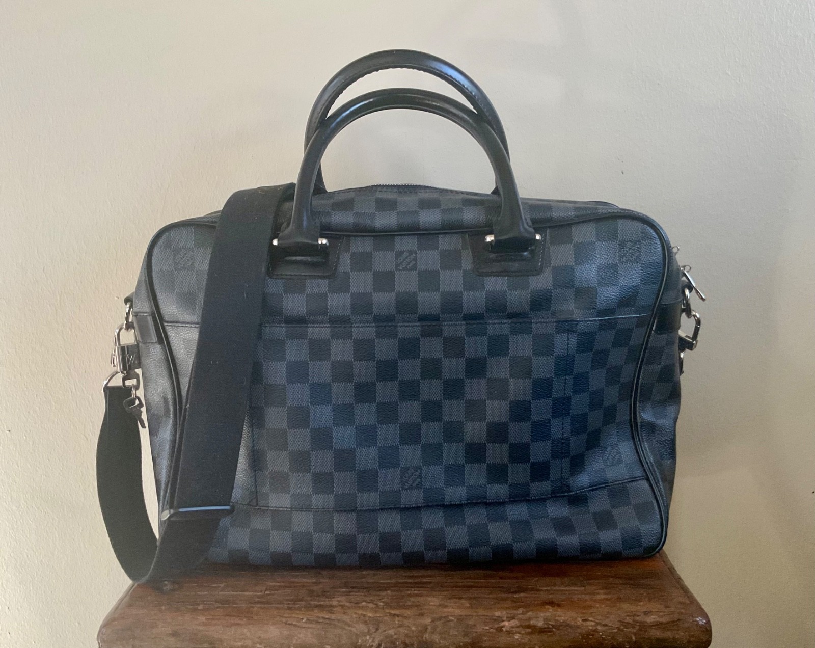 Louis Vuitton Ikar Business Bag ~ Damier Graphite LV Briefcase Black PVC Leather