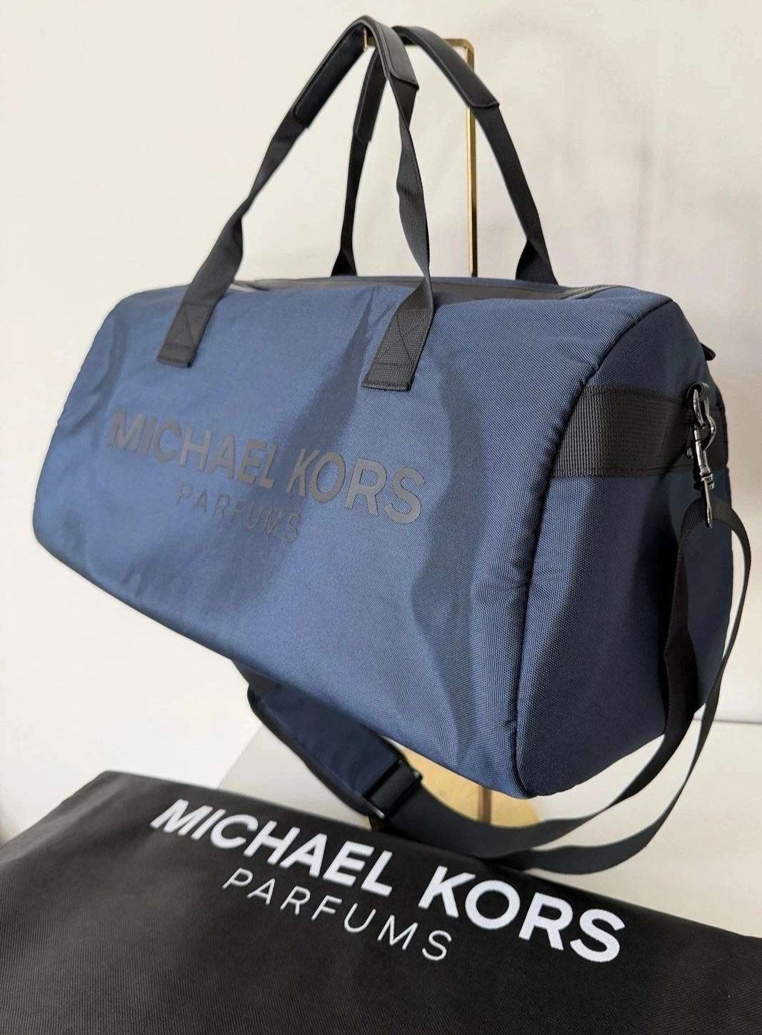 Michael Kors Parfums Duffle Dark Blue Travel Overnight Shoulder Gym Weekend Bag