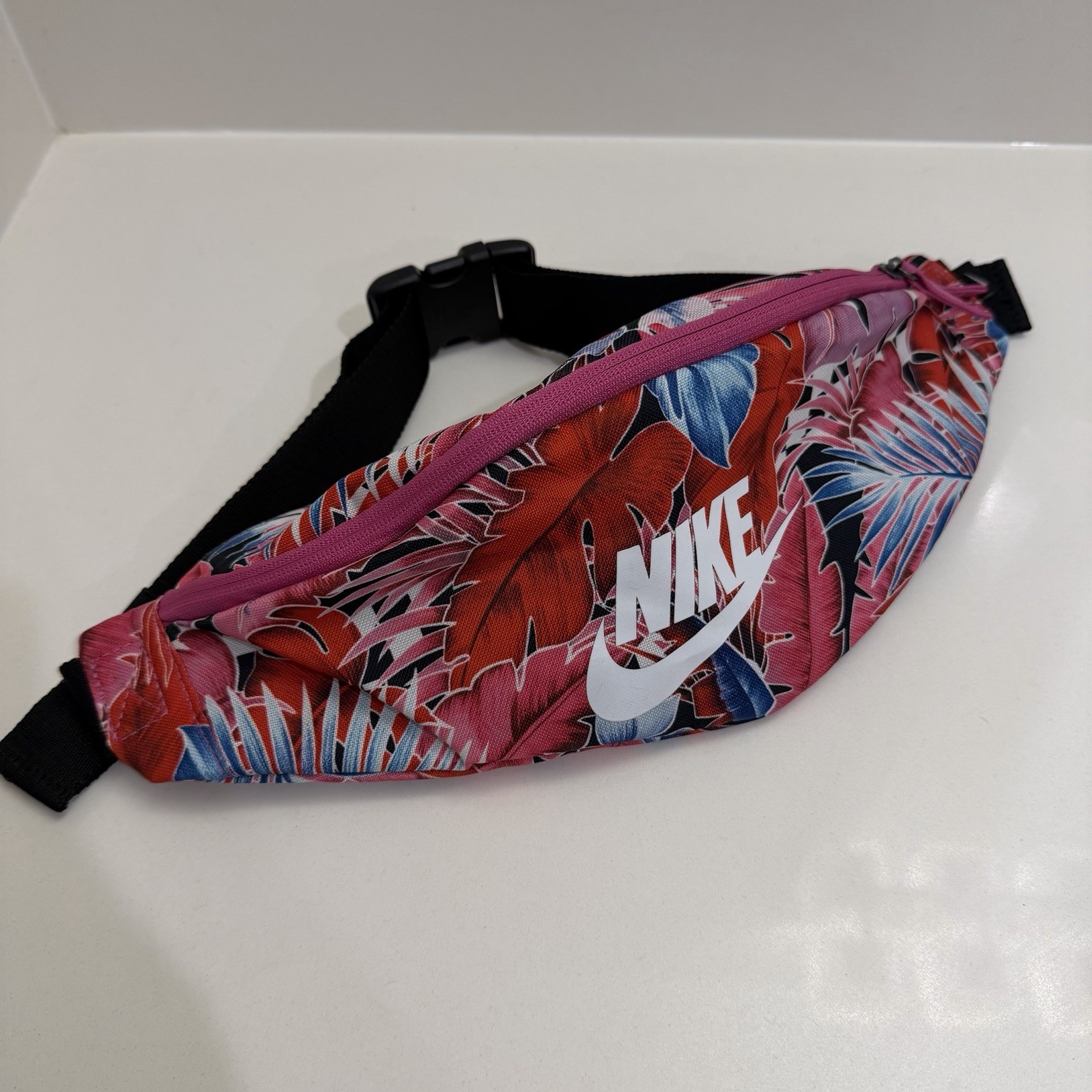 Nike SB Heritage Crossbody Waist Hip Fanny Pack Bag Pink Floral Summer Vacation