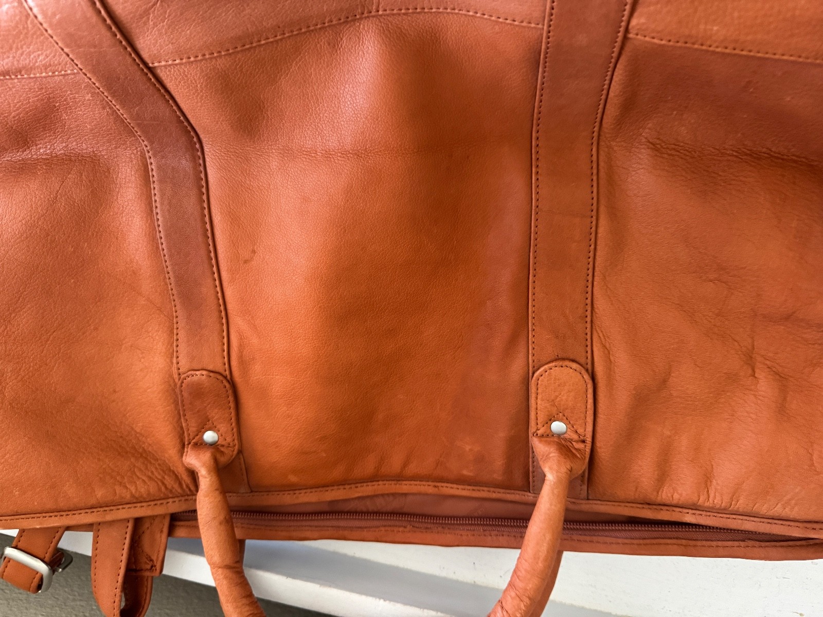 DAIMLER CHRYSLER CANYON OUTBACK LEATHER DUFFEL BAG TRAVEL WEEKENDER ADVERTISING