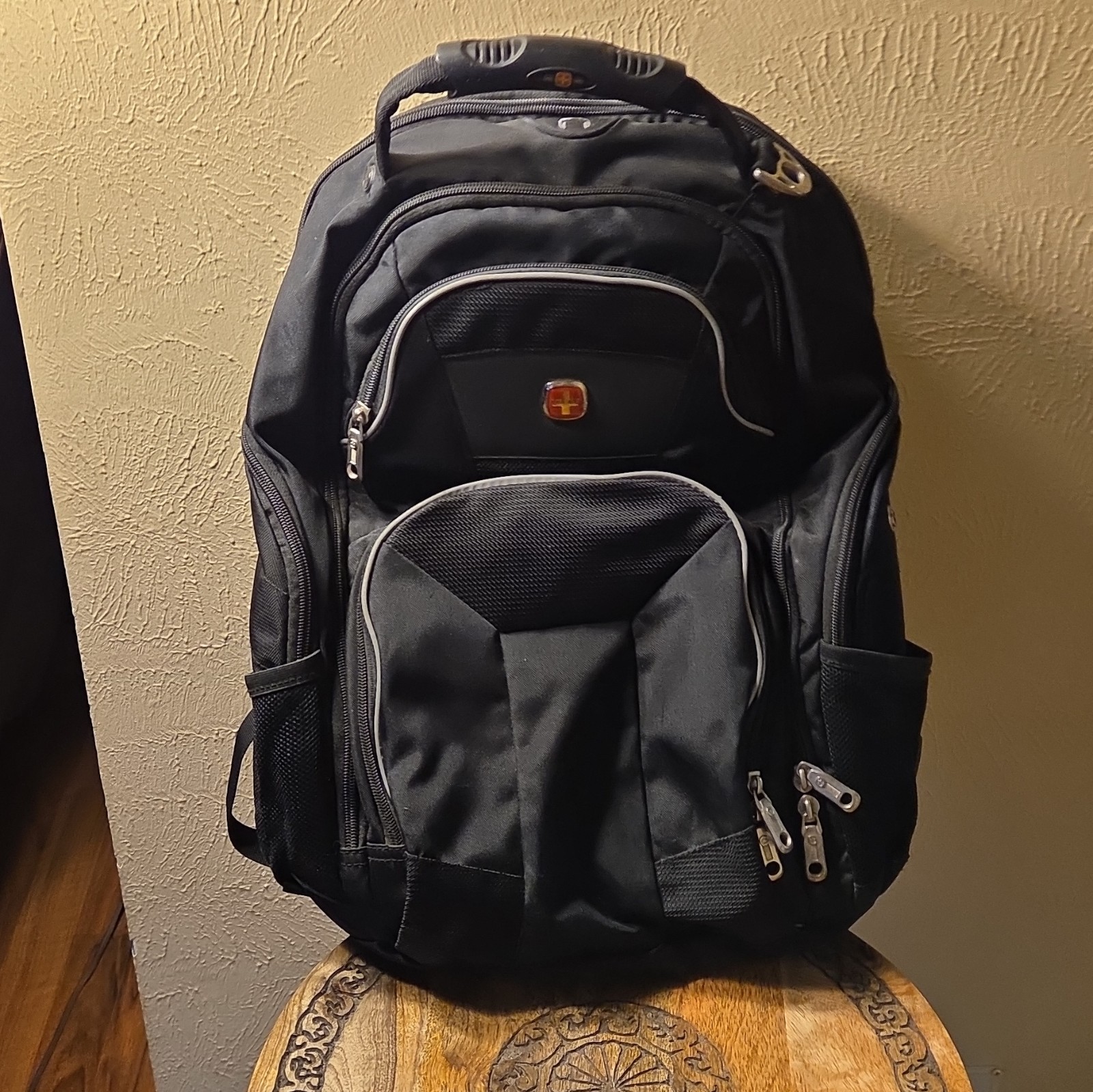 SWISSGEAR Scan Smart Black Backpack Laptop Sleeve Inner & Outer Pockets