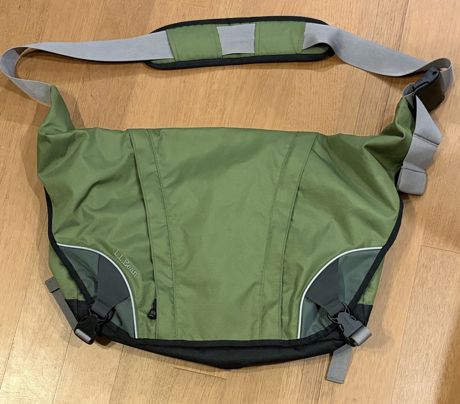 L.L. Bean Messenger Crossbody Bag Large Olive Green Laptop Commuter 271898