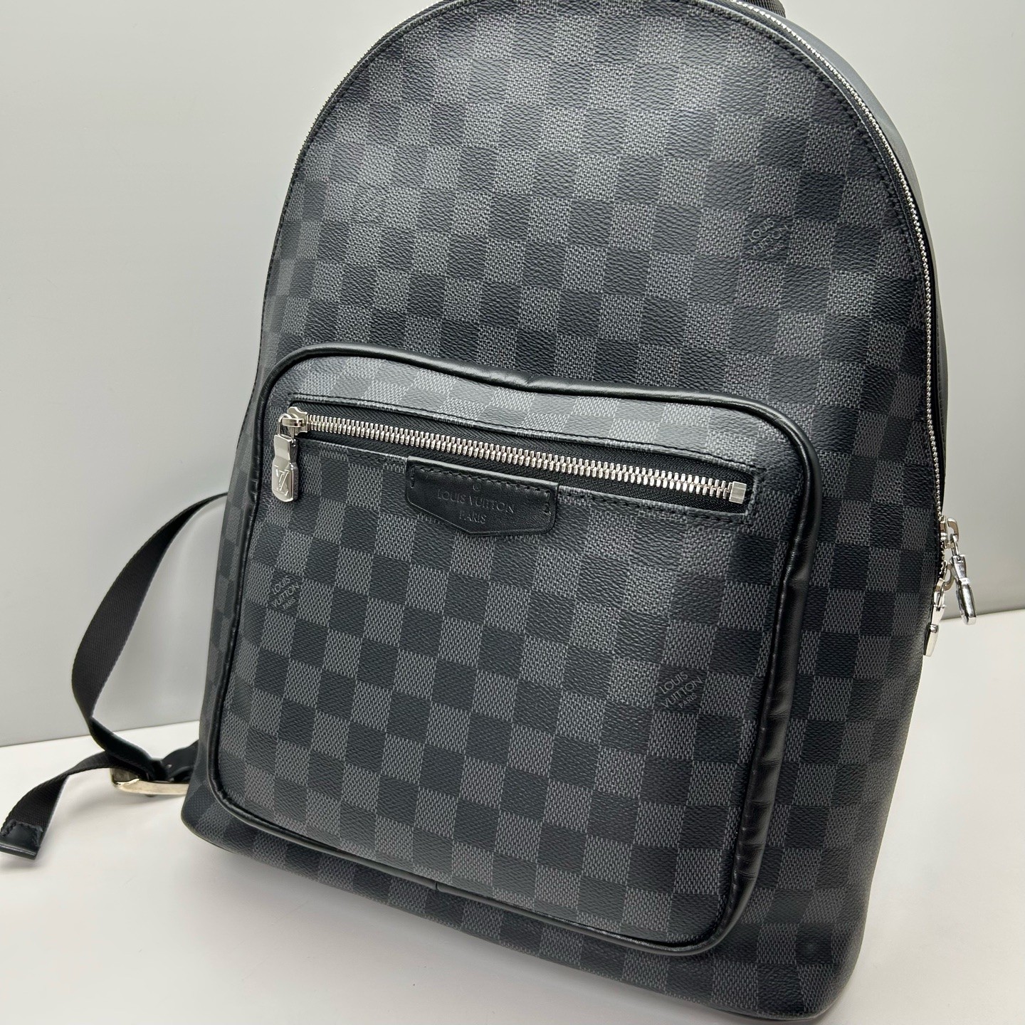 Louis Vuitton Pre-Owned Authentic Josh Backpack Black N40365 30x40x12cm