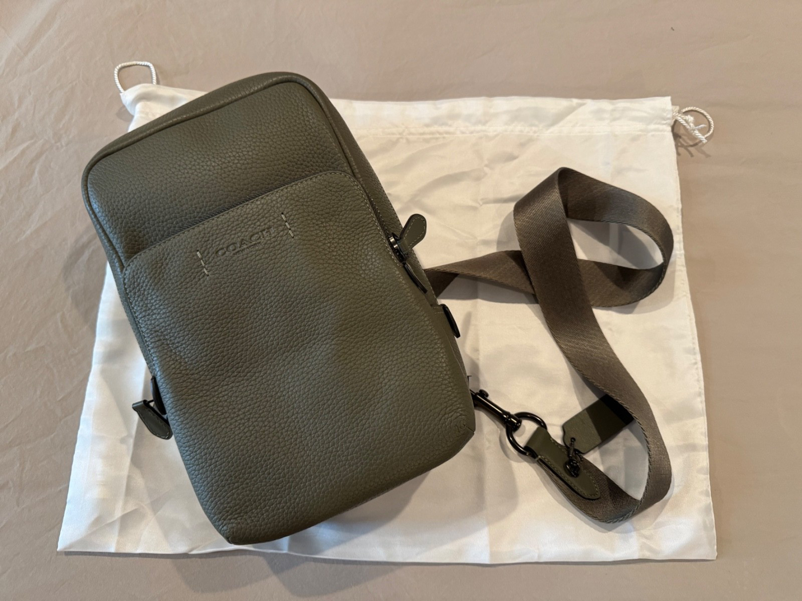 Coach Gotham Pack Sling Bag C5331 Army Green Leather Crossbody Backpack Mens