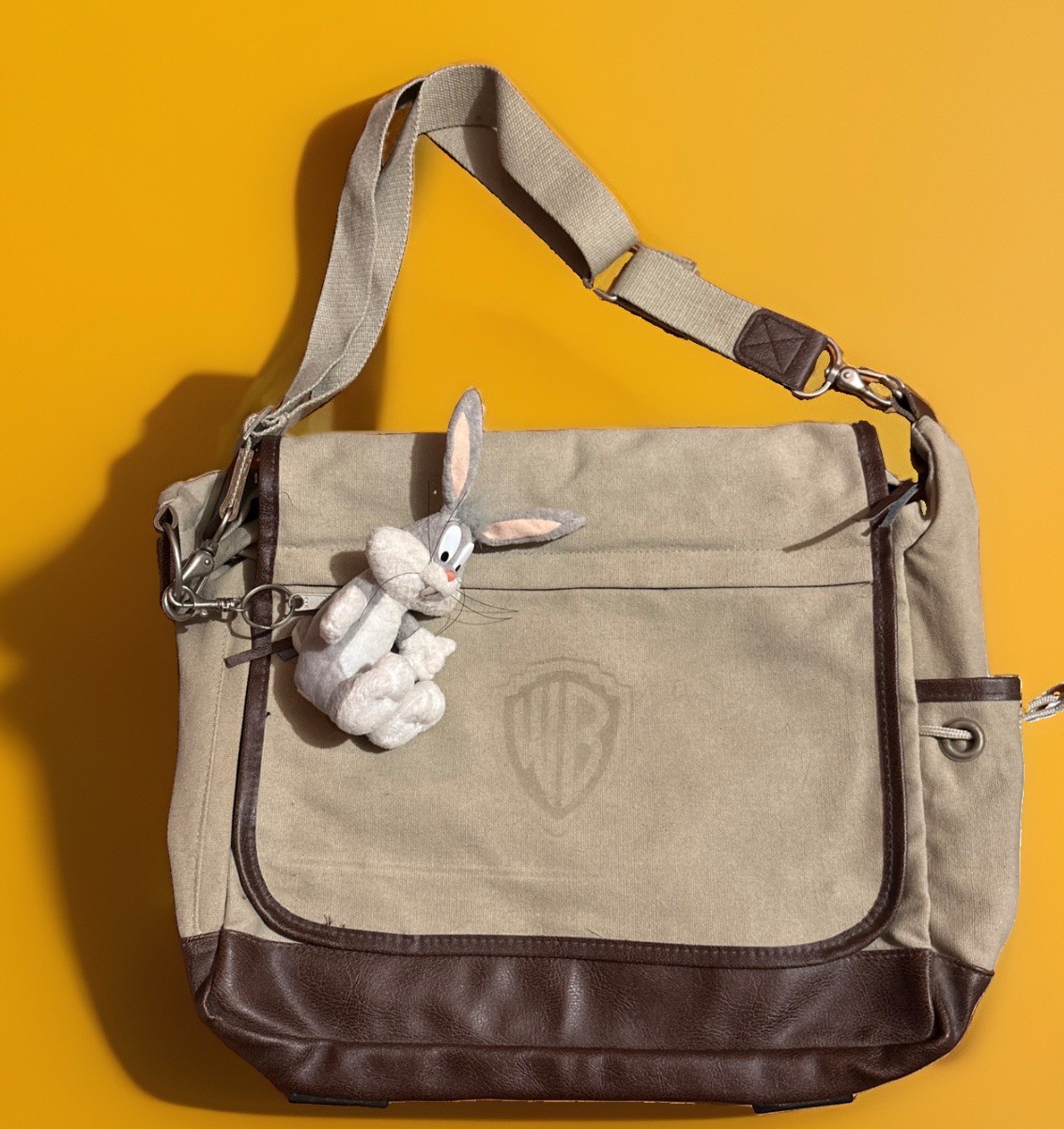 Vintage Warner Bros Canvas Messenger Bag Fits 15″ Laptop + Bugs Bunny Plush