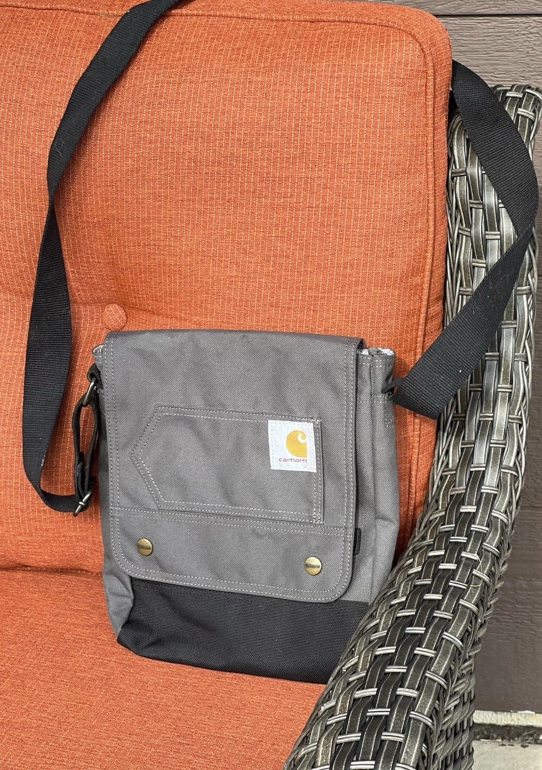 Carhartt Black/Graphite Messenger Bag Adjustable Strap Inner Pockets Classic