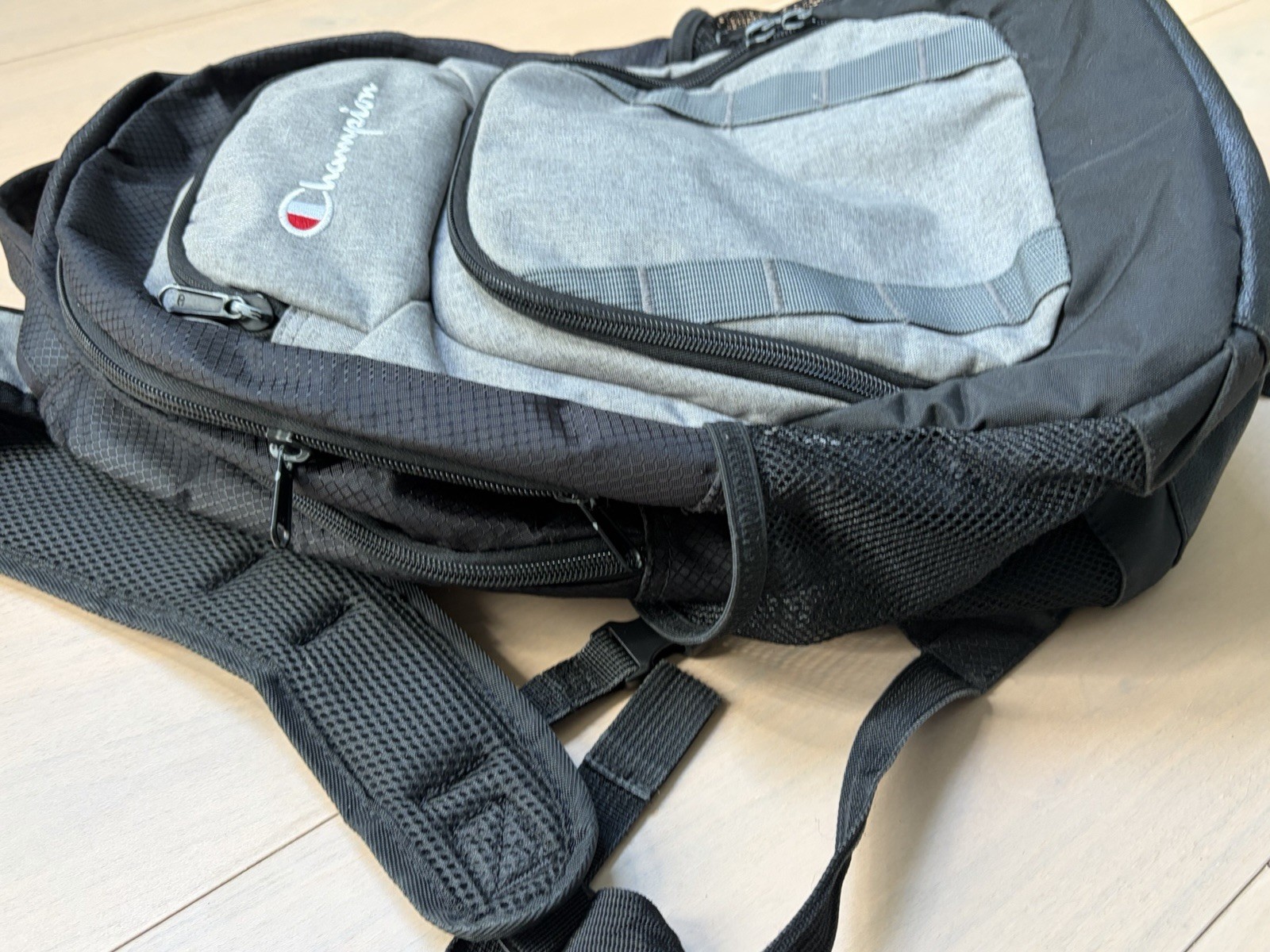 Champion Black Gray Men’s Large Backpack Zip Closure Multiple Pockets