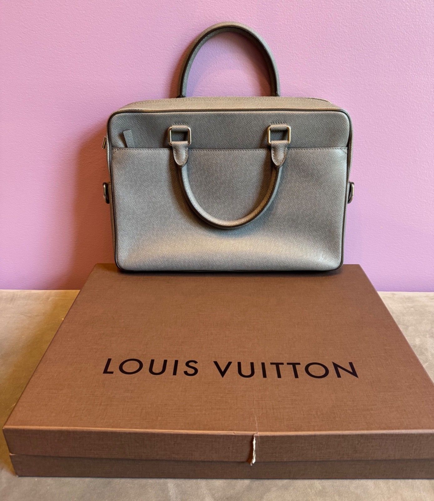 Louis Vuitton Porte-Documents Business Briefcase Grey Taiga Leather