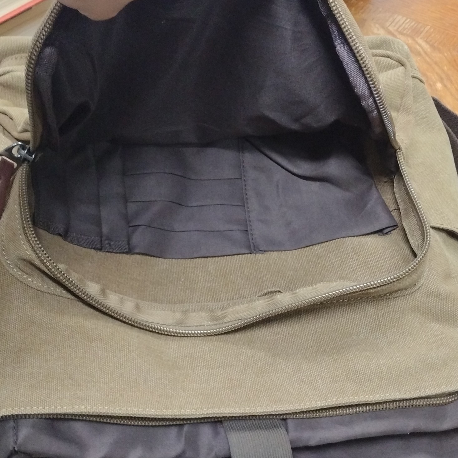 Kenox Olive Messenger / Laptop Bag Buckle Zip Adjustable Strap Multiple Pockets