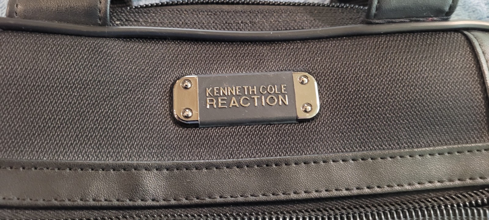 Kenneth Cole Reaction R-Tech IPad Tablet & Netbook Case NWT
