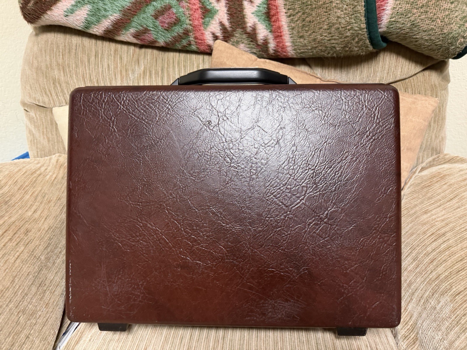 Samsonite Omega GL Briefcase Hard Shell Attache Case with Combination Lock.