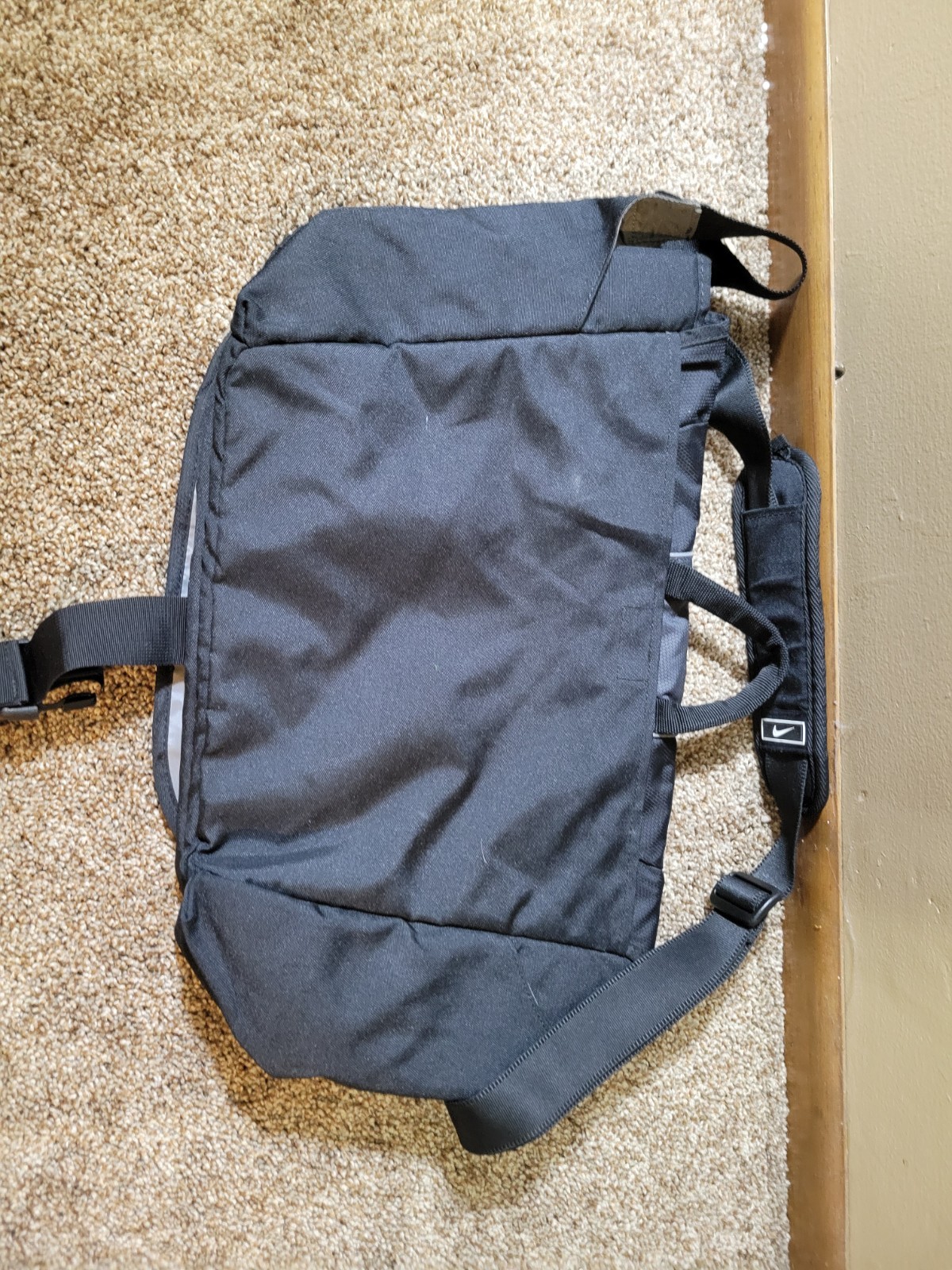 Nike Black Gray Messenger Bag Buckle Zip Shoulder Strap Adjustable Pockets Men