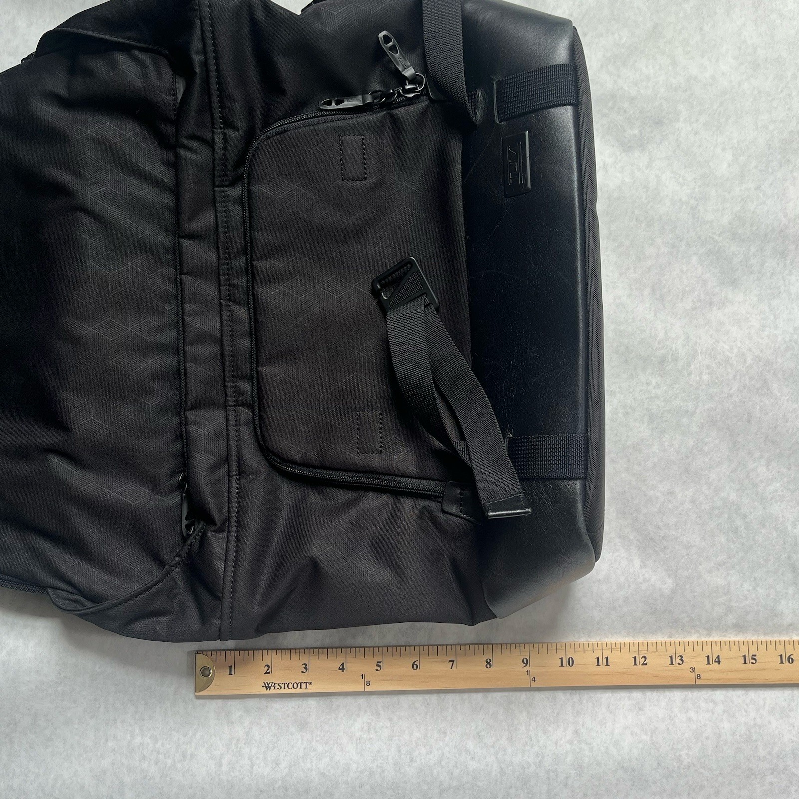 TUMI Tahoe Bode Messenger Bag Black Laptop Business Bag Flip Top Pockets Casual