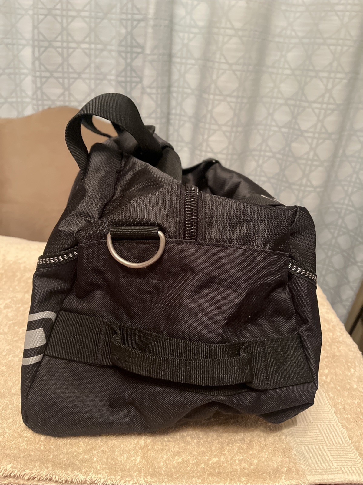 OGIO Half Dome Golf Duffel Bag Built-in Audio Pocket Black 18″x 11″x9″ NEW