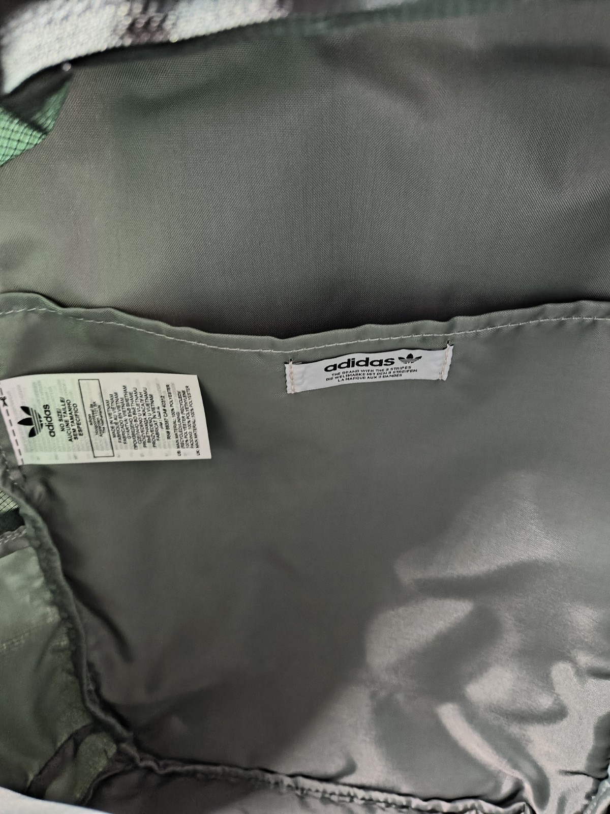 Adidas / ADICOLOR Backpack / IS4565/ Green Oxide / L