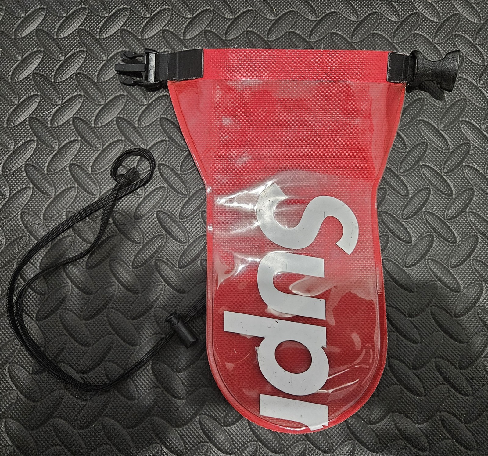 Supreme SS18 Sealine See Pouch Large red Watertight Pouch Authentic