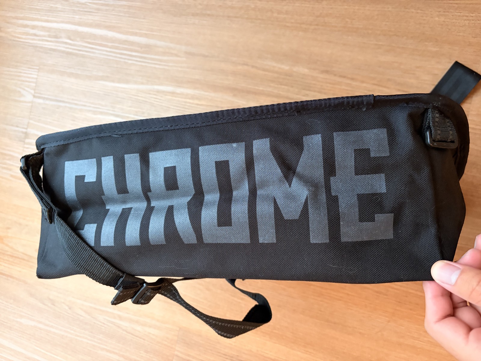 Chrome Industries Simple Messenger MD Bag 15L Black Waterproof Tarp DISCONTINUED