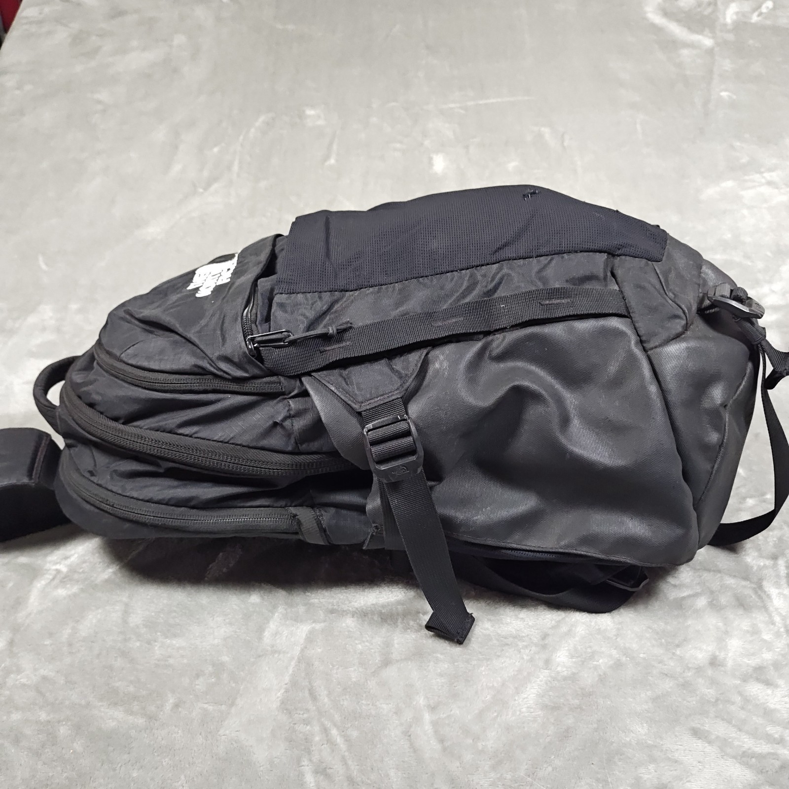 The North Face Recon Backpack Black NF0A52SH4HF Bag Laptop Sleeve Travel