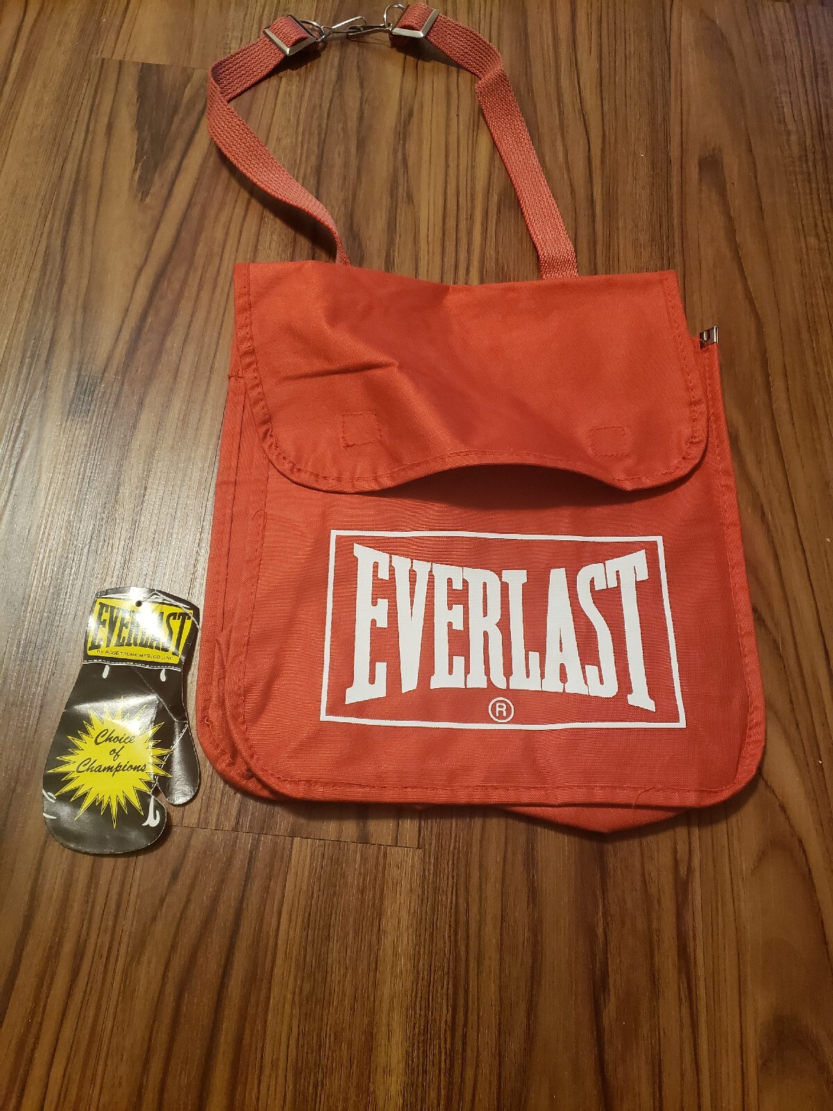 NWT EVERLAST VINTAGE MESSENGER BAG Made In Taiwan Rare