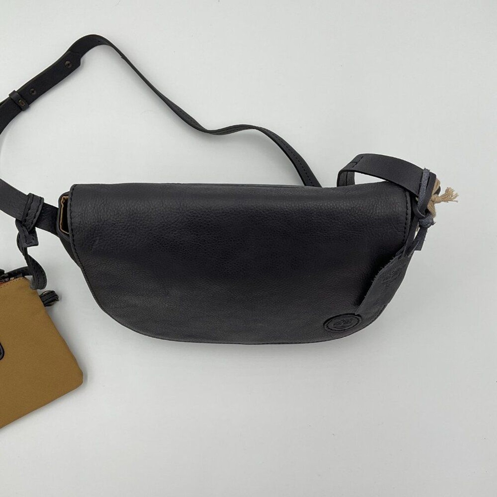 New Timberland Leather Messenger Saddle Bag Black Crossbody Adjustable Strap NWT
