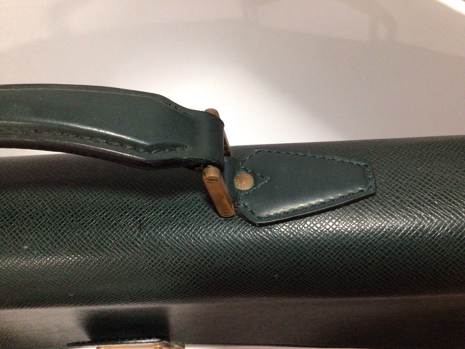 LOUIS VUITTON PARIS BRIEFCASE DOCUMENTS BAG – TAIGA / CODE MI0965 /GREAT