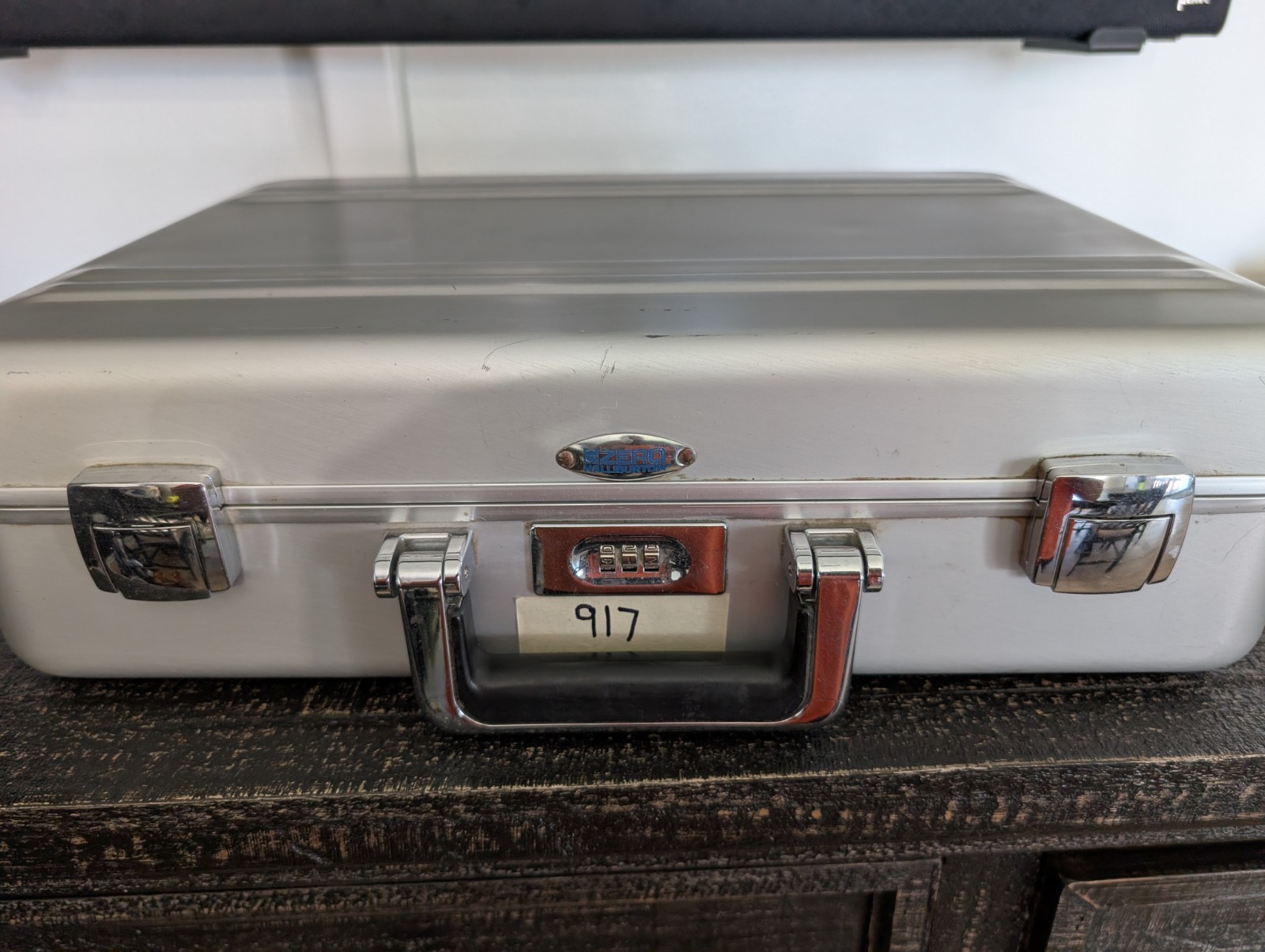 Zero Halliburton Elite Aluminum Briefcase Vintage Hardside Case 18″ x 13″ x 5″
