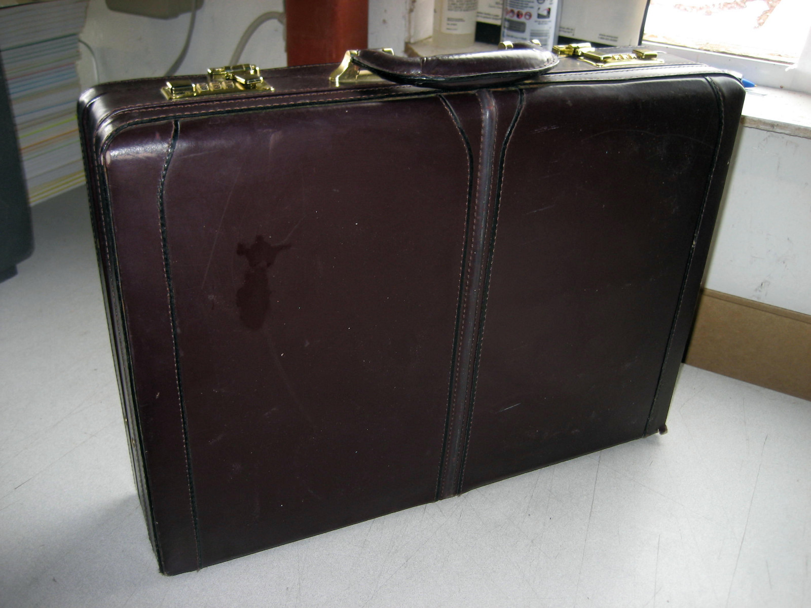 Used Briefcase, dark Burgundy Leather in&out NO brand shown 18x13x4.5 w/warranty