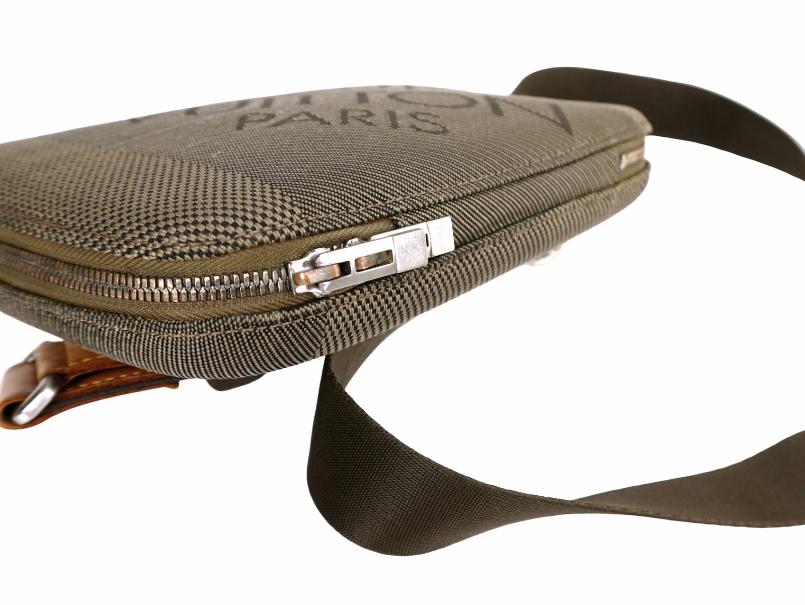 LOUIS VUITTON Brown Damier Geant Mage Fanny Crossbody Bag France