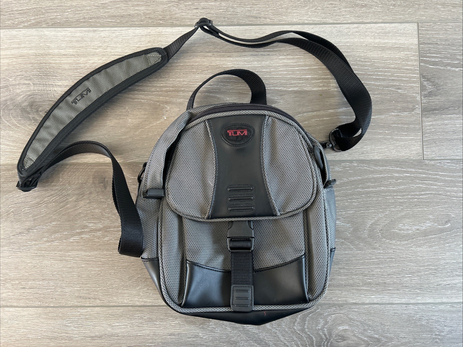 TUMI T2 Ballistic Nylon Camera/Travel Bag in Grey & Black, Gently Used