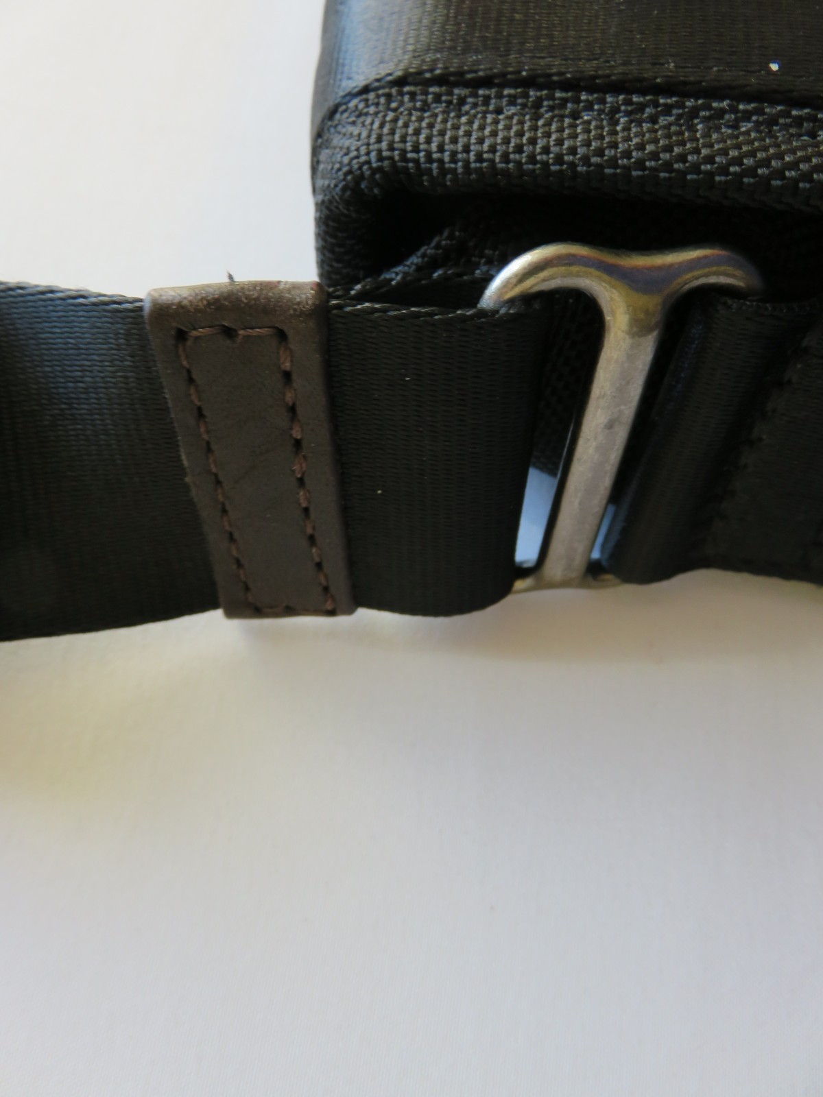 TUMI Alpha Bravo Beale Mini Messenger Bag Black Ballistic Nylon Crossbody 22371