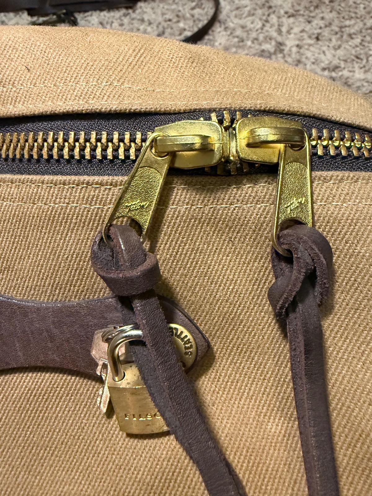 RARE Vintage Filson 239 XL Outfitter Bag – 1990s Talon Era – One Owner – 7.5″