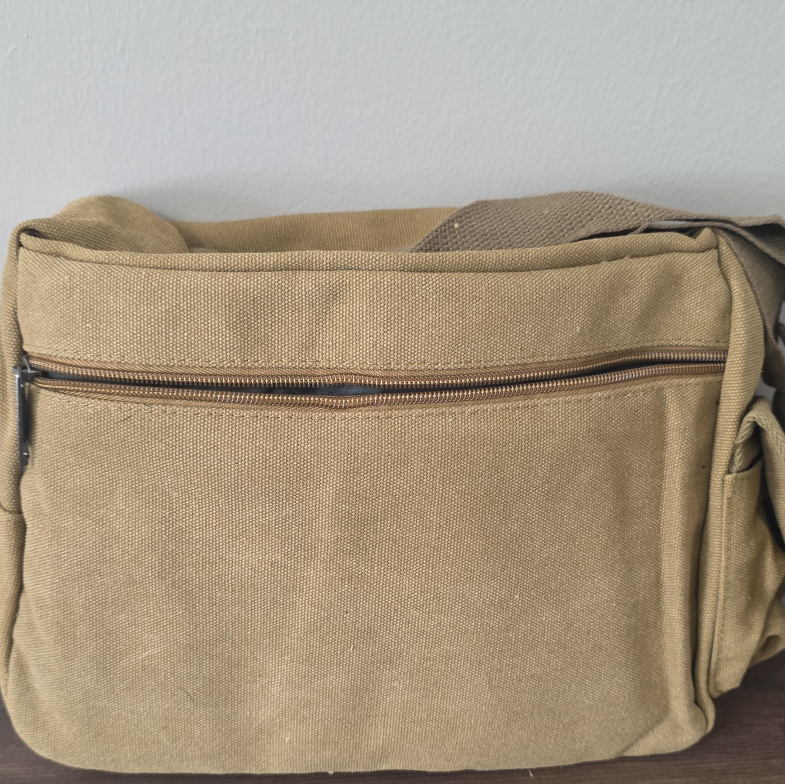 CHESTHUNT Beige Medium Messenger Bag Zip Closure Crossbody Strap Outer Pockets