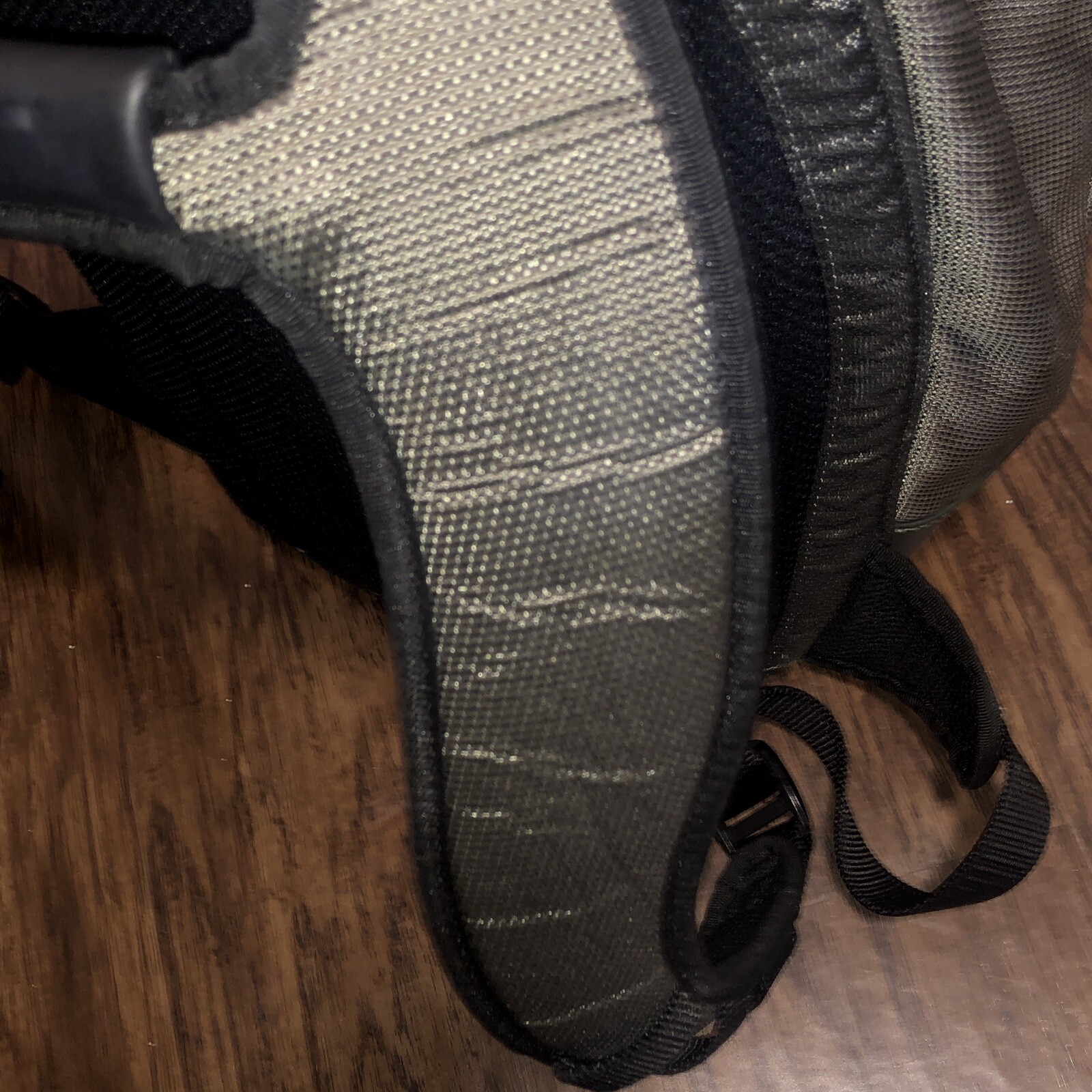 Tumi T2 Tech Backpack 513G Olive Green Appr 16x11x8 Ballistic Nylon & Leather B1