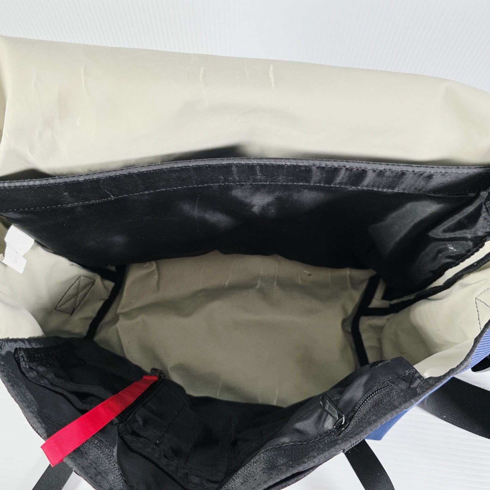 Timbuk2 Custom Classic RARE Messenger Bag WITH Back Zip Laptop Compartment Blue