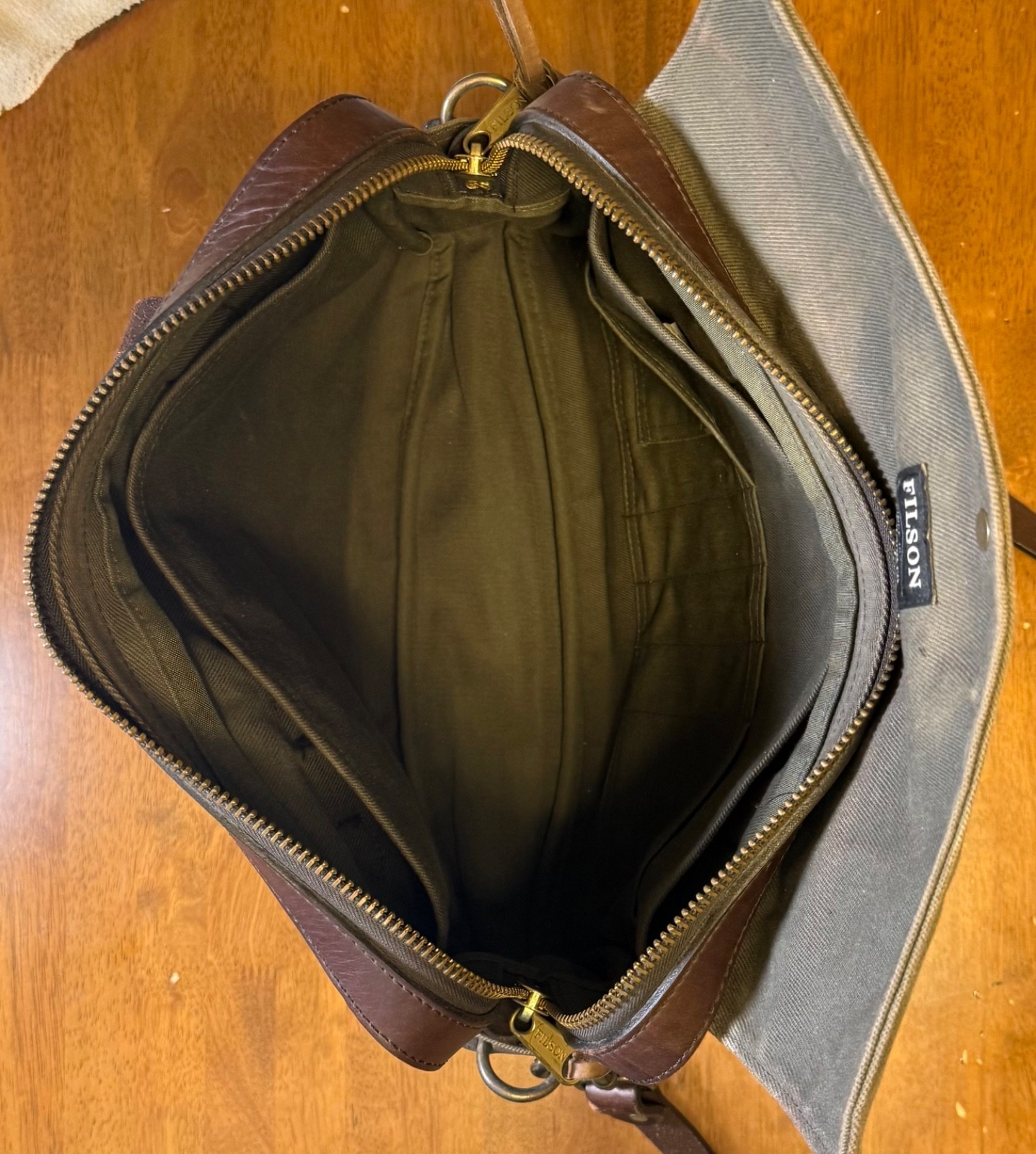 Filson 256 Original Briefcase EXCELLENT CONDITION Otter Green USA Leather